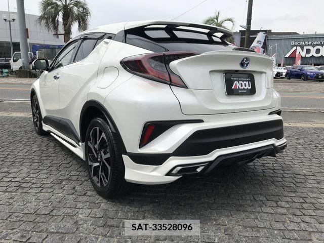 Toyota C-HR 2018-07 323043-2