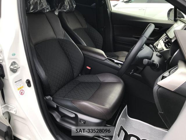 Toyota C-HR 2018-07 323043-11