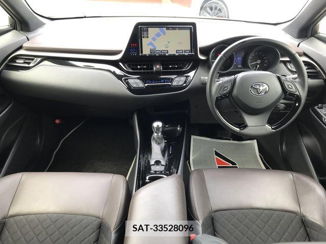 Toyota C-HR 2018-07 323043-8