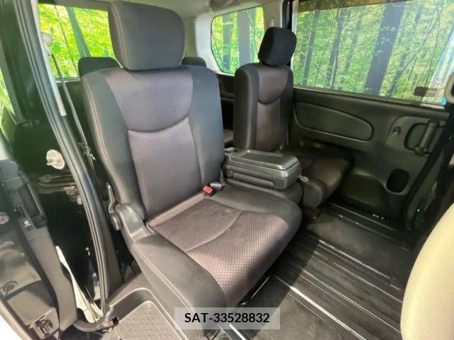 Nissan SERENA 2011-09 367720-8