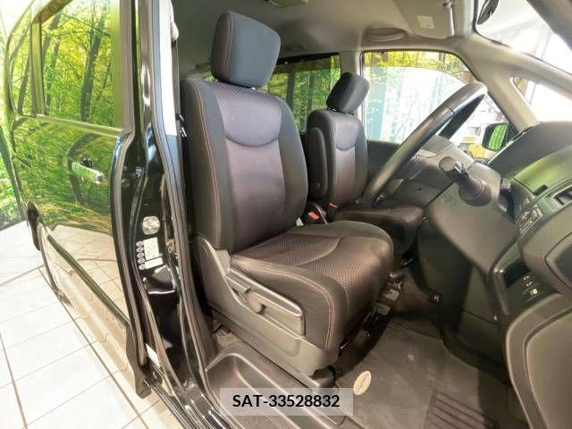 Nissan SERENA 2011-09 367720-7