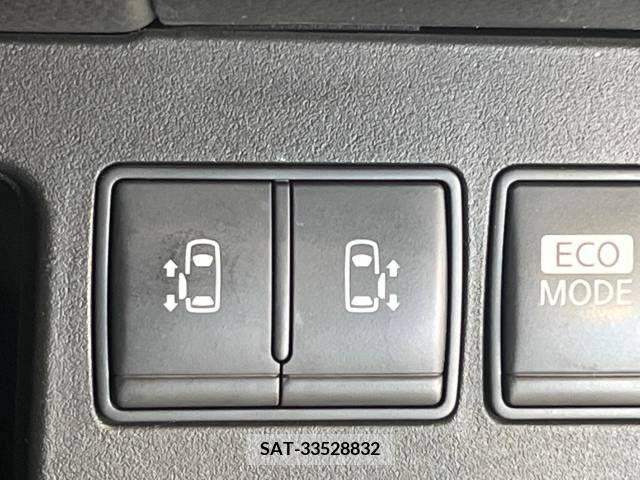 Nissan SERENA 2011-09 367720-4