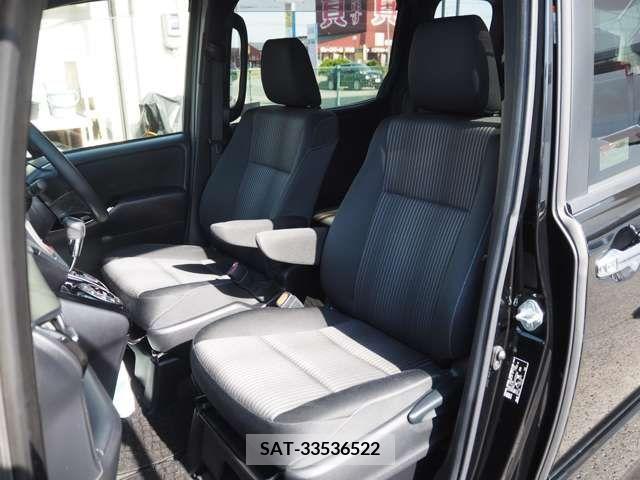 Toyota VOXY 2018-05 321569-12