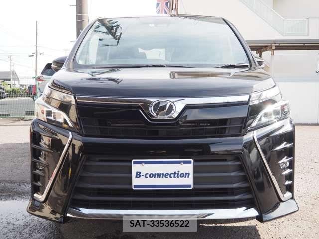 Toyota VOXY 2018-05 321569-7