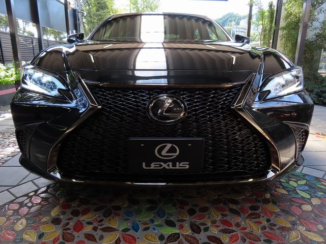 Lexus ES 2023-08 12218-4