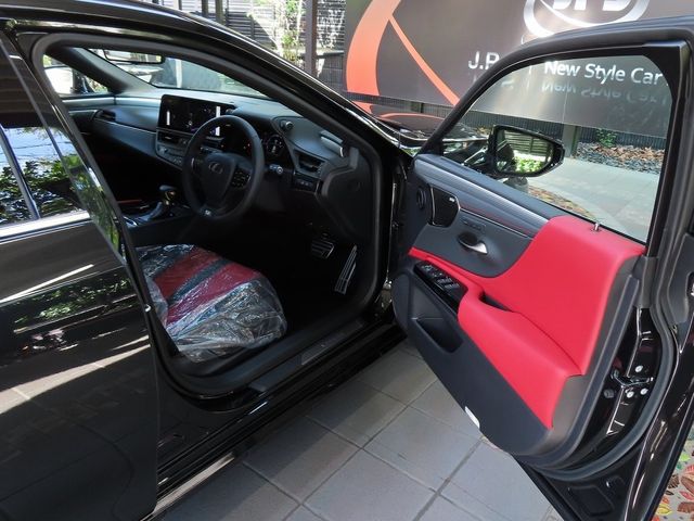 Lexus ES 2023-08 12218-14