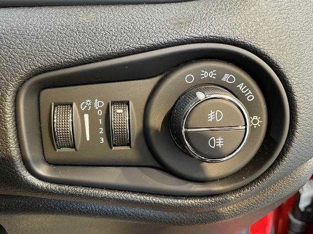 Jeep RENEGADE 2018-07 26883-6