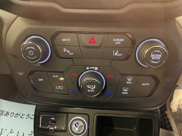 Jeep RENEGADE 2018-07 26883-11