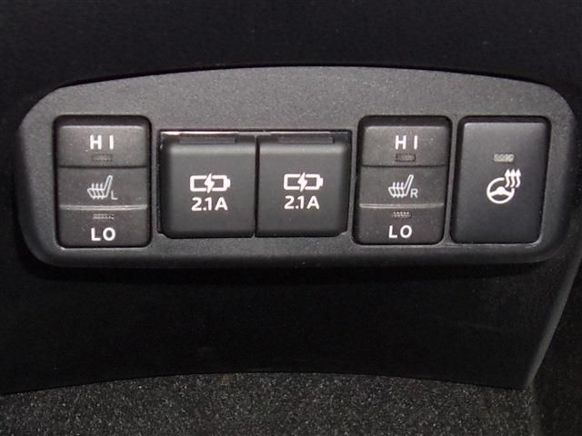 Toyota SIENTA 2021-10 193081-17