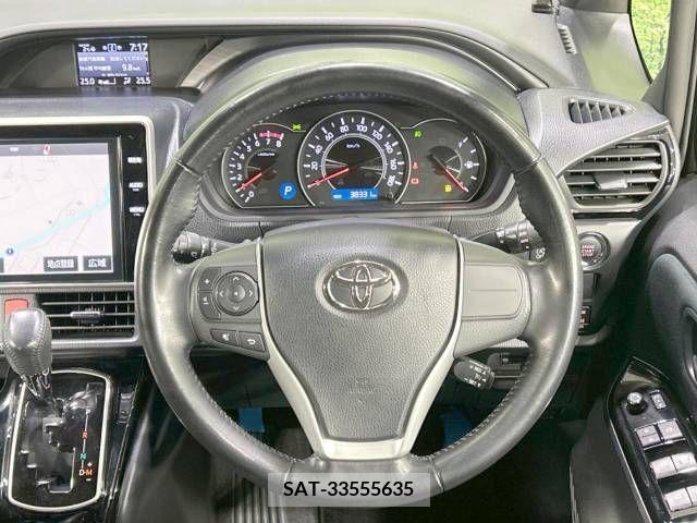 Toyota VOXY 2017-07 224429-12