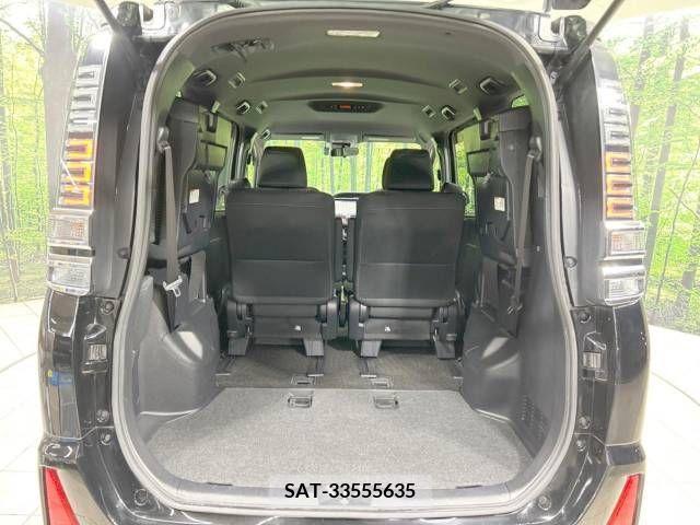 Toyota VOXY 2017-07 224429-11