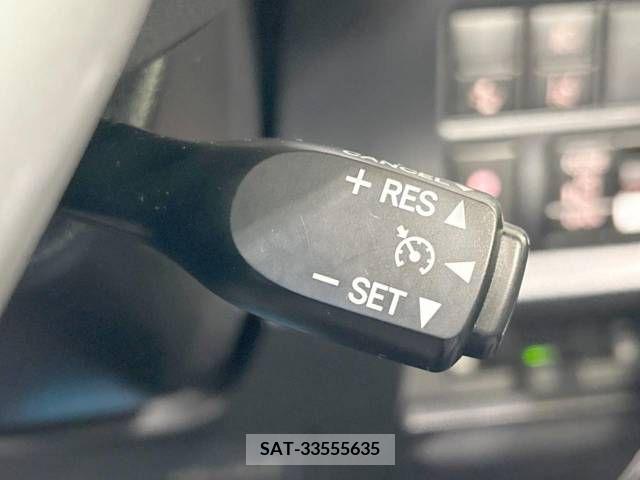 Toyota VOXY 2017-07 224429-6