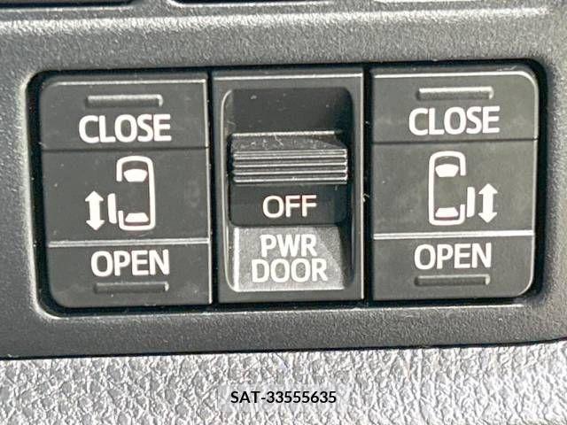 Toyota VOXY 2017-07 224429-4
