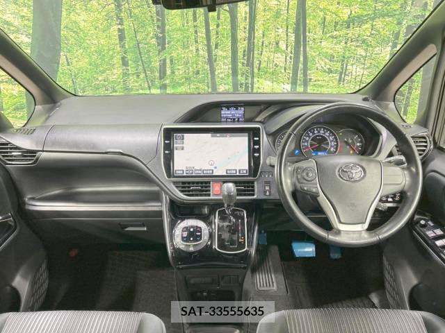 Toyota VOXY 2017-07 224429-1