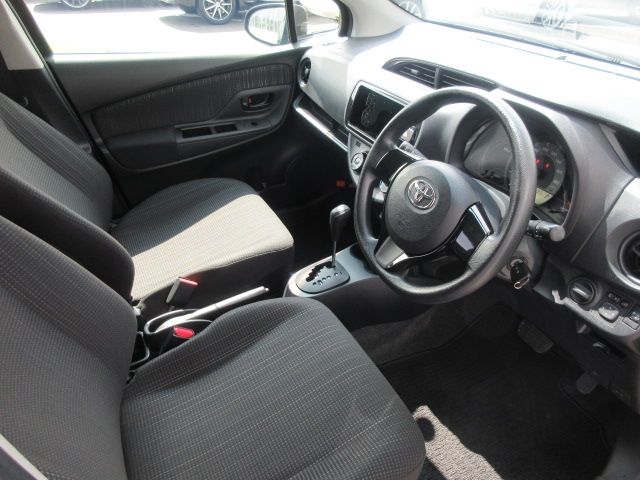 Toyota VITZ 2017-05 13035-10