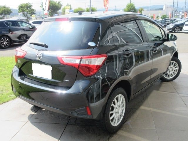 Toyota VITZ 2017-05 13035-1
