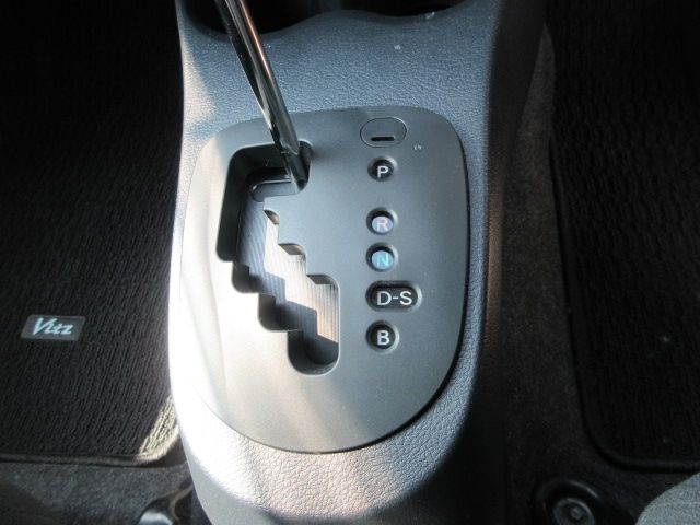 Toyota VITZ 2017-05 13035-13