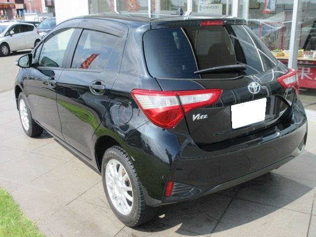 Toyota VITZ 2017-05 13035-3