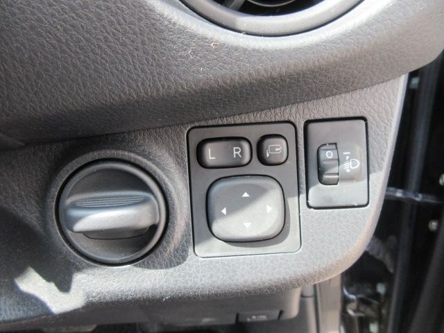 Toyota VITZ 2017-05 13035-15