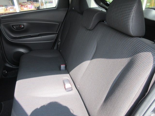 Toyota VITZ 2017-05 13035-5