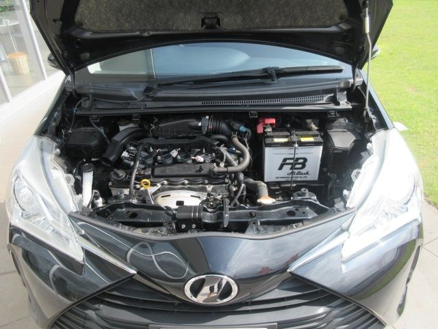 Toyota VITZ 2017-05 13035-19