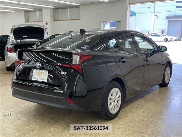 Toyota PRIUS 2019-11 283084-4