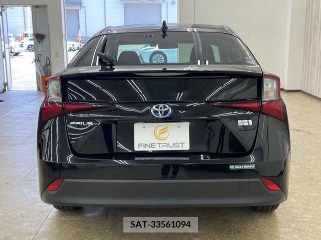 Toyota PRIUS 2019-11 283084-5