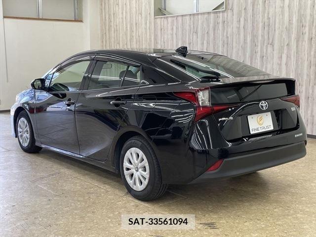 Toyota PRIUS 2019-11 283084-6