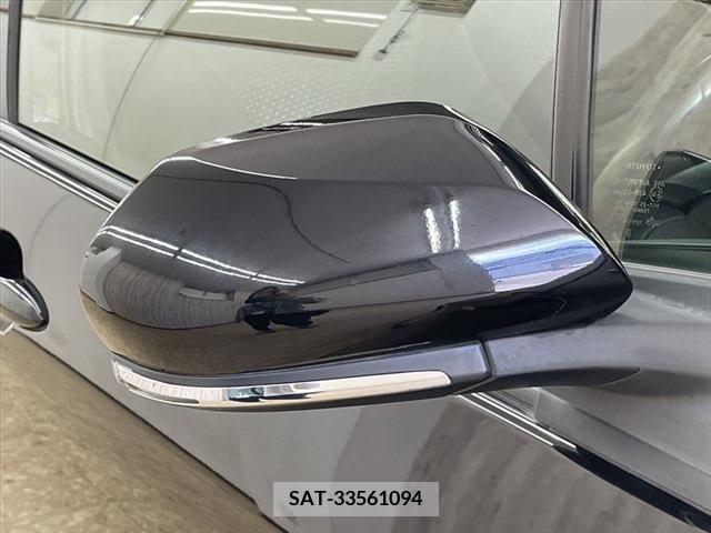 Toyota PRIUS 2019-11 283084-13