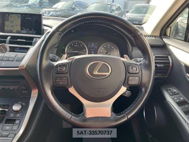 Lexus NX 2016-07 275549-11