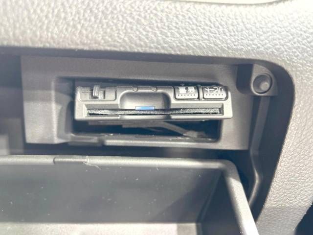 Nissan SERENA 2015-02 180788-5