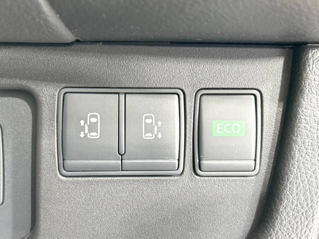 Nissan SERENA 2015-02 180788-4