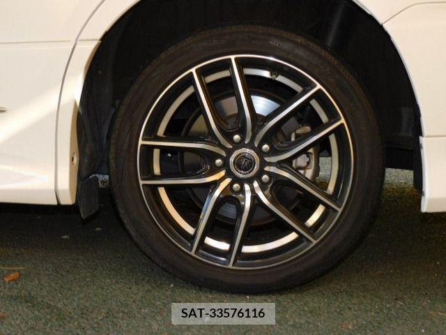 Toyota NOAH HYBRID 2018-11 201908-17
