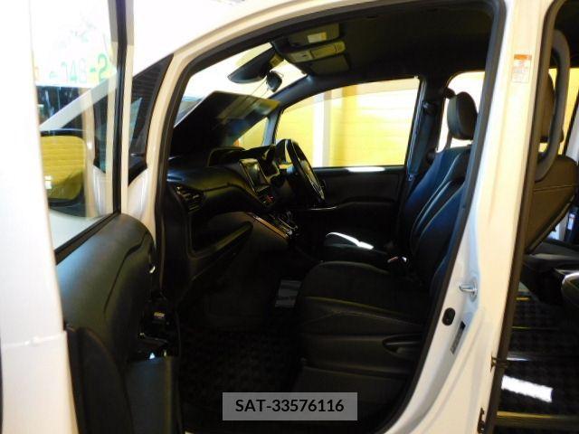 Toyota NOAH HYBRID 2018-11 201908-4