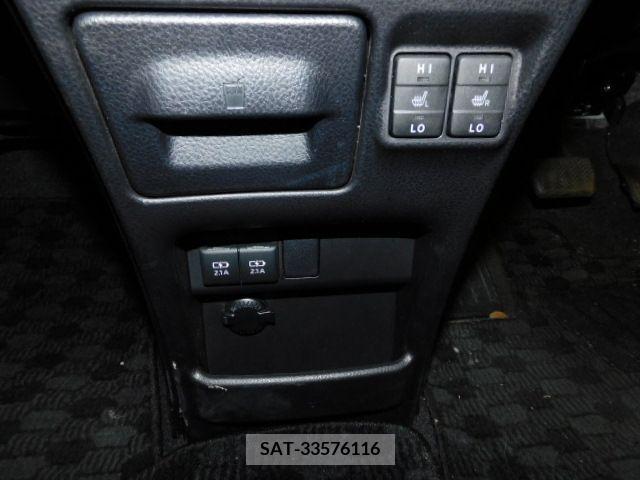 Toyota NOAH HYBRID 2018-11 201908-12