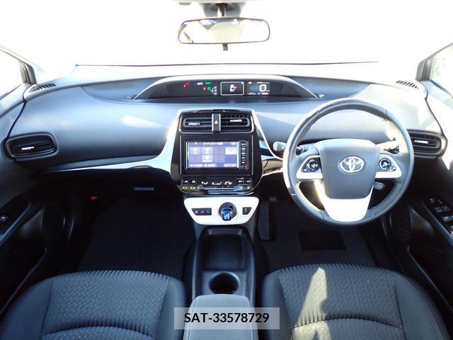 Toyota PRIUS 2018-11 202948-1