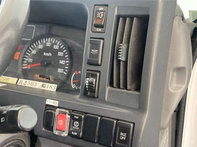 Isuzu ELF TRUCK 2014-06 9733-12