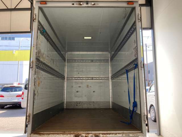 Isuzu ELF TRUCK 2014-06 9733-8