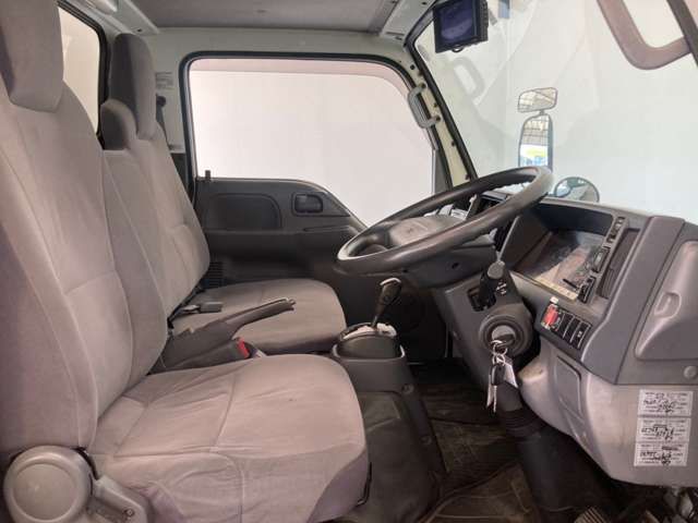 Isuzu ELF TRUCK 2014-06 9733-16