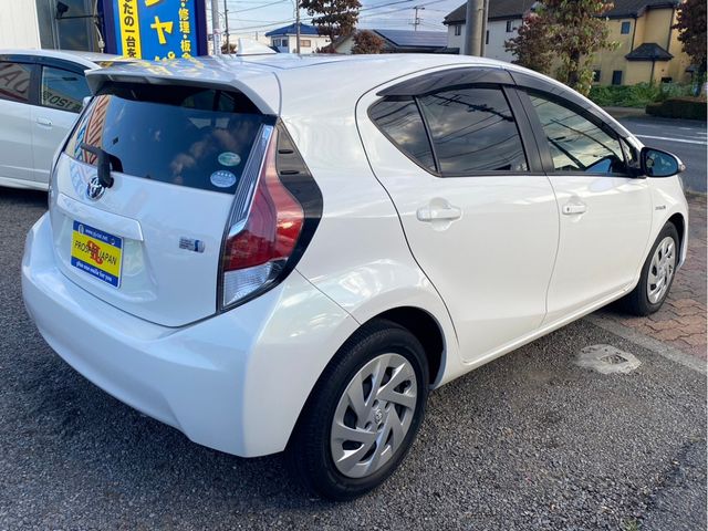 Toyota AQUA 2017-03 185763-1