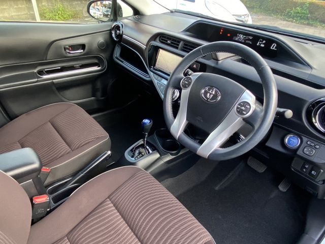 Toyota AQUA 2017-03 185763-5