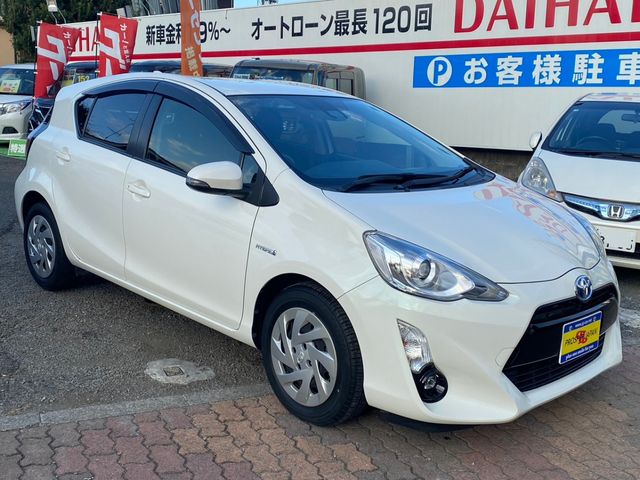 Toyota AQUA 2017-03 185763-2