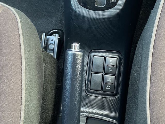Toyota AQUA 2017-03 185763-10