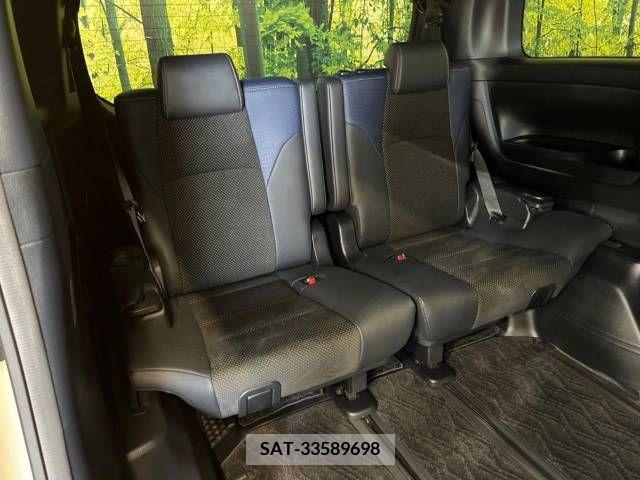 Toyota VELLFIRE 2017-06 240733-10