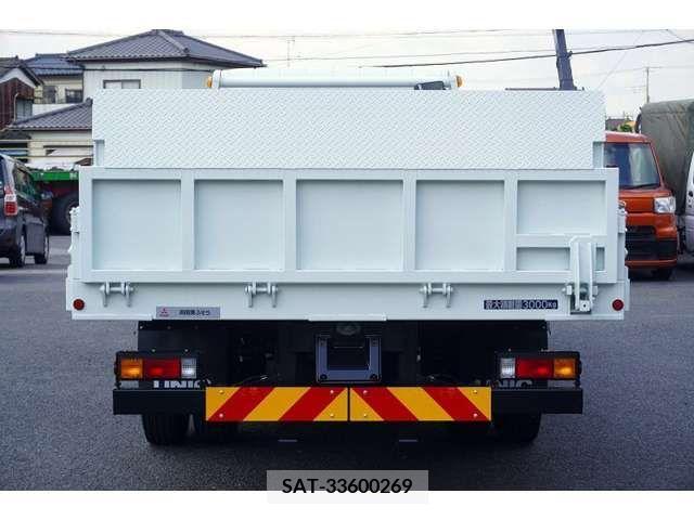 Mitsubishi CANTER 2024-03 411896-3