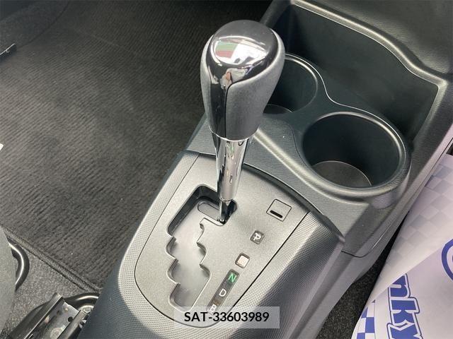 Toyota AQUA 2019-06 260588-14