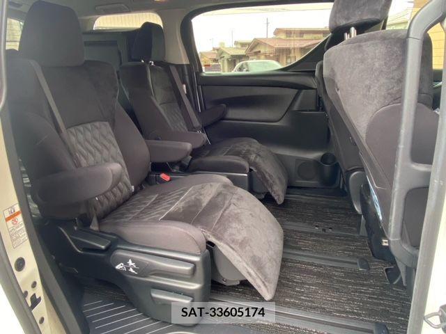 Toyota VELLFIRE 2019-04 217821-3