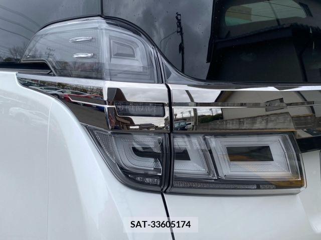 Toyota VELLFIRE 2019-04 217821-20