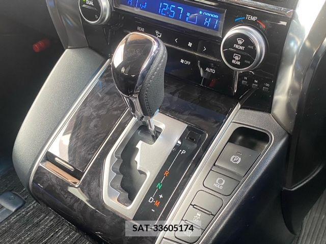 Toyota VELLFIRE 2019-04 217821-19