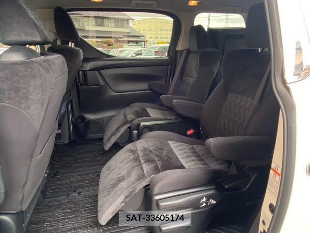 Toyota VELLFIRE 2019-04 217821-18
